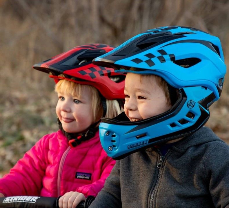 Strider ST-R Casco Integral S Azul 48-52cm. - Strider Bikes Chile